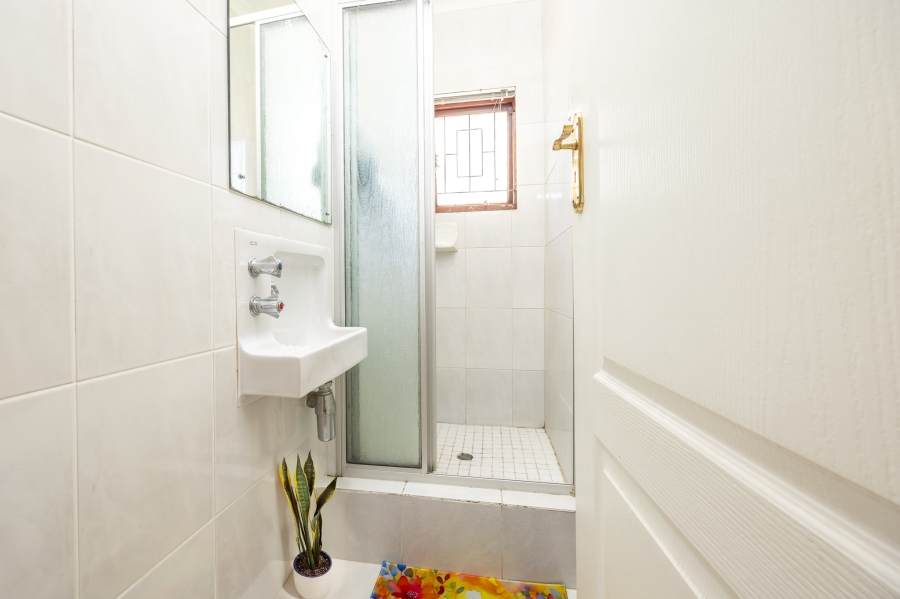 6 Bedroom Property for Sale in Plattekloof 1 Western Cape